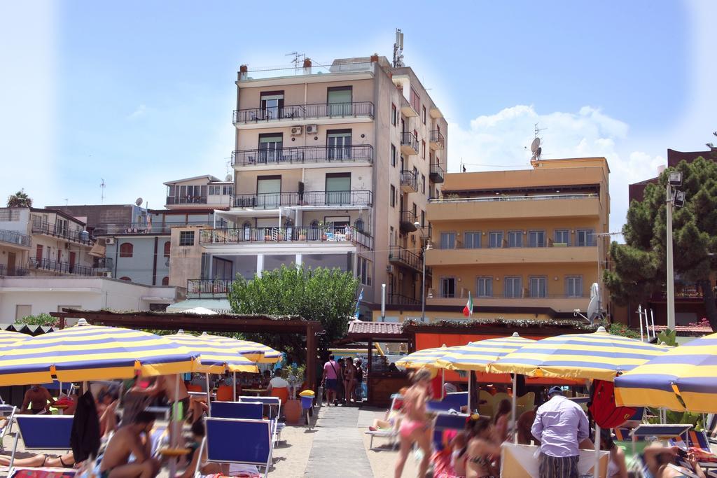 Casa D'A..Mare Apartamento Giardini Naxos Exterior foto